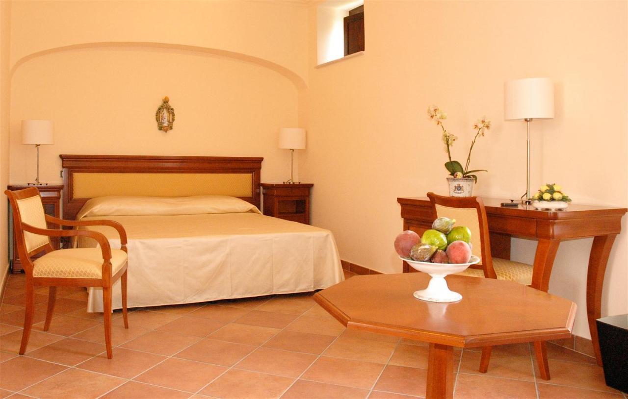 L' Antico Cortile Otel Caserta Dış mekan fotoğraf